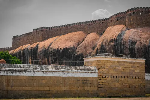 Thirumayam Fort